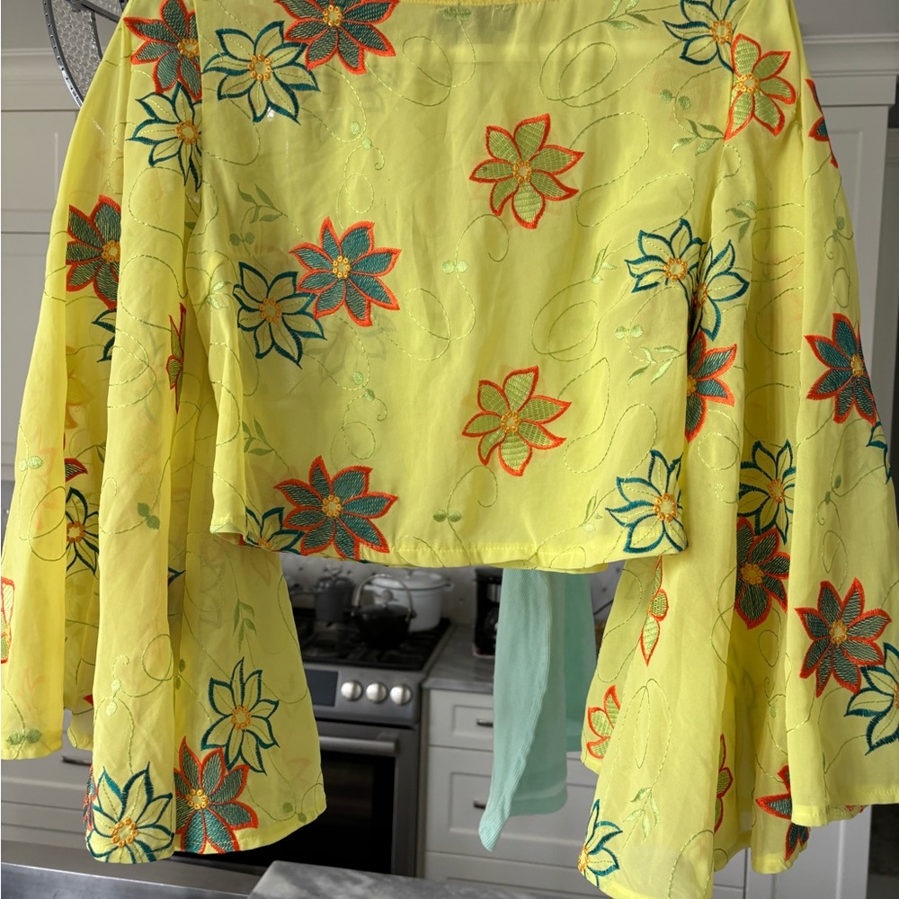 Garcia size medium Boho style get your hippie on top and bonus T-shirt tank top - Picture 4 of 16